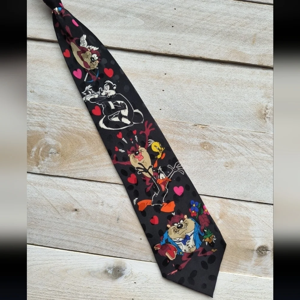 Warner Bros. Black Tie with Cartoon Characters Looney Tunes 100% Silk Valentine